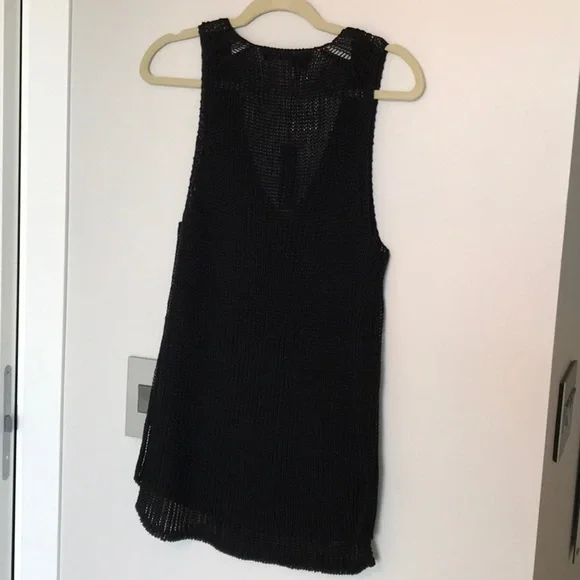 360Sweater Sleeveless linen sweater Italian yarn new with tags, size M
